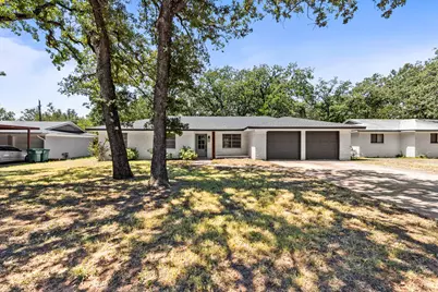 322 S Barbara, Lacy Lakeview, TX 76705 - Photo 2