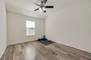 225 Holly Ct, Aubrey, TX 76227 - Photo 22