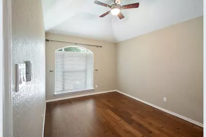 2221 Meadowstone Drive, Carrollton, TX 75006 - Photo 14