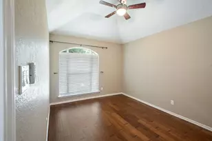 2221 Meadowstone Dr, Carrollton, TX 75006 - Photo 14