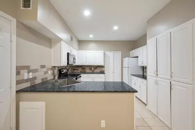 2221 Meadowstone Drive, Carrollton, TX 75006 - Photo 18