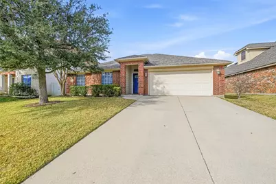 835 Evergreen Lane, Burleson, TX 76028 - Photo 2