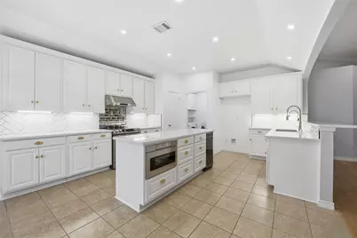 835 Evergreen Lane, Burleson, TX 76028 - Photo 10