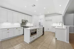 835 Evergreen Ln, Burleson, TX 76028 - Photo 10