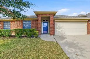 835 Evergreen Ln, Burleson, TX 76028 - Photo 1