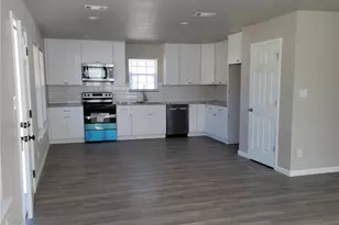 501 Poindexter Ave, Cleburne, TX 76033 - Photo 4