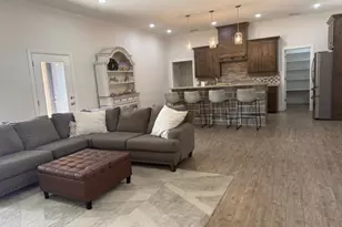 6717 Hillside Ct, Abilene, TX 79606 - Photo 2