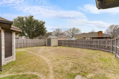 801 S Parks Drive, DeSoto, TX 75115 - Photo 20