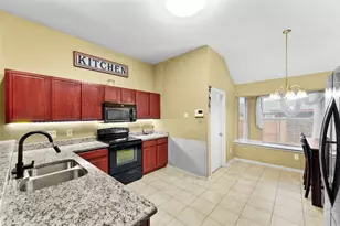 801 S Parks Dr, DeSoto, TX 75115 - Photo 4