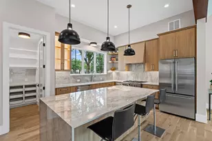 9007 Leaside Dr, Dallas, TX 75238 - Photo 10