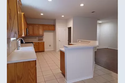 705 Crownpoint Lane, Arlington, TX 76002 - Photo 8