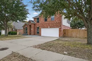 1420 Meadowlakes Dr, Azle, TX 76020 - Photo 2