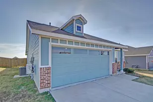 2629 Turtle Dove Dr, Fort Worth, TX 76179 - Photo 2