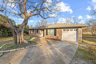 800 Howell Dr, Coppell, TX 75019 - Photo 2