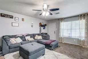 327 Shady Valley Dr, Mansfield, TX 76063 - Photo 4