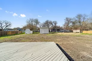 221 Second St, Wilmer, TX 75172 - Photo 6