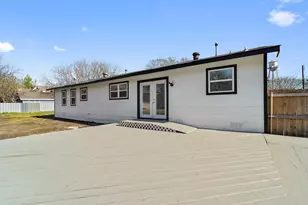 221 Second St, Wilmer, TX 75172 - Photo 4