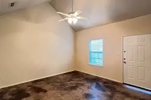 102 Lindas Creek Ln, Weatherford, TX 76088 - Photo 2