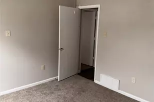 2418 Parkside Dr, Grand Prairie, TX 75052 - Photo 16