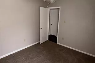 2418 Parkside Dr, Grand Prairie, TX 75052 - Photo 12