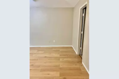 512 Hollyberry Drive, Mansfield, TX 76063 - Photo 4