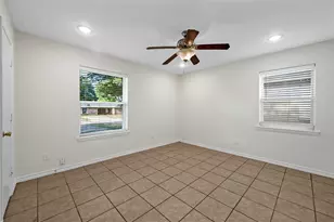 939 Lindy Ct, Irving, TX 75060 - Photo 10