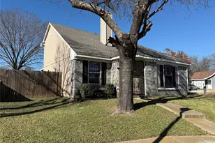 2719 Briarbank Cir, Dallas, TX 75227 - Photo 2