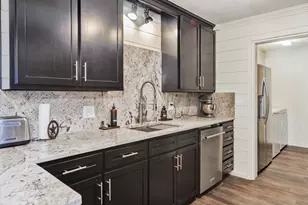 513 Patterson St, Bowie, TX 76230 - Photo 12