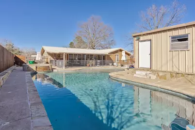 513 Patterson Street, Bowie, TX 76230 - Photo 2