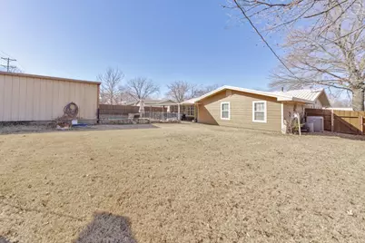 513 Patterson Street, Bowie, TX 76230 - Photo 28