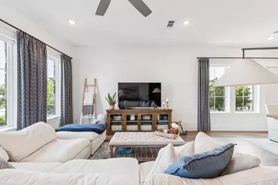 8120 Bromley Drive, Dallas, TX 75231 - Photo 16