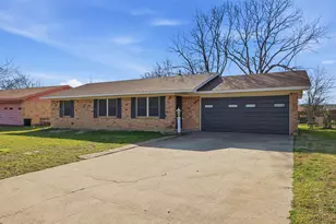 1008 Dossett Dr, Bellmead, TX 76705 - Photo 2