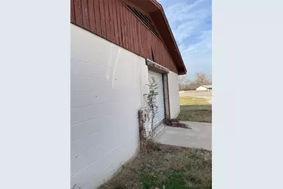 510 E Oak Street, West, TX 76691 - Photo 6