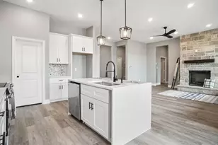 5824 Belaire Cir, Granbury, TX 76048 - Photo 6