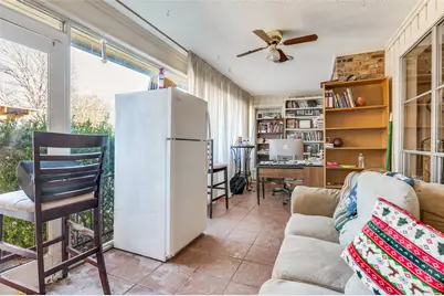 305 Cedar Creek Court, Fort Worth, TX 76103 - Photo 20