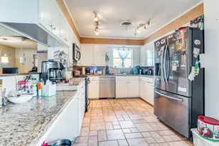 305 Cedar Creek Ct, Fort Worth, TX 76103 - Photo 12