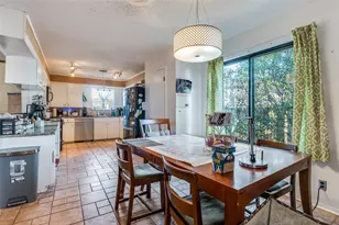 305 Cedar Creek Ct, Fort Worth, TX 76103 - Photo 10