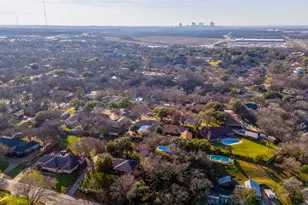 305 Cedar Creek Ct, Fort Worth, TX 76103 - Photo 26