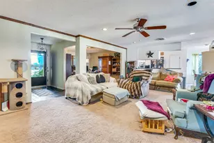 305 Cedar Creek Ct, Fort Worth, TX 76103 - Photo 6