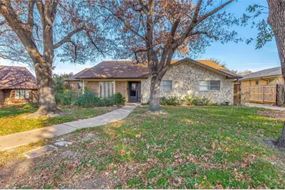305 Cedar Creek Court, Fort Worth, TX 76103 - Photo 2