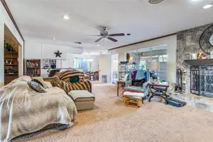 305 Cedar Creek Ct, Fort Worth, TX 76103 - Photo 8