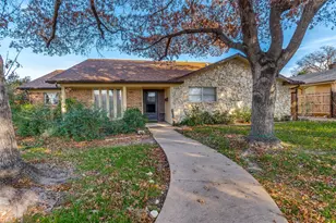 305 Cedar Creek Ct, Fort Worth, TX 76103 - Photo 4