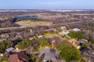 305 Cedar Creek Ct, Fort Worth, TX 76103 - Photo 24