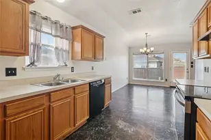 1403 Aviary Dr, DeSoto, TX 75115 - Photo 12