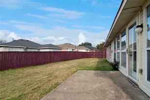 1403 Aviary Dr, DeSoto, TX 75115 - Photo 24