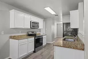 1021 Badger Run, Lancaster, TX 75134 - Photo 10