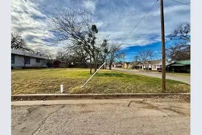 301 NW 23rd Street, Mineral Wells, TX 76067 - Photo 4