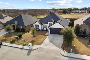 1436 Town Creek Cir, Weatherford, TX 76086 - Photo 2