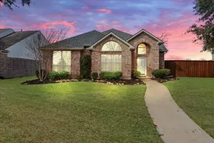 2105 Highwood St, Mesquite, TX 75181 - Photo 2