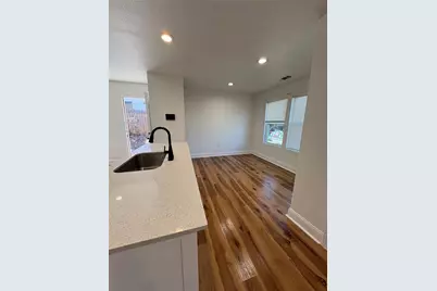 932 E Davis Avenue, Fort Worth, TX 76104 - Photo 4